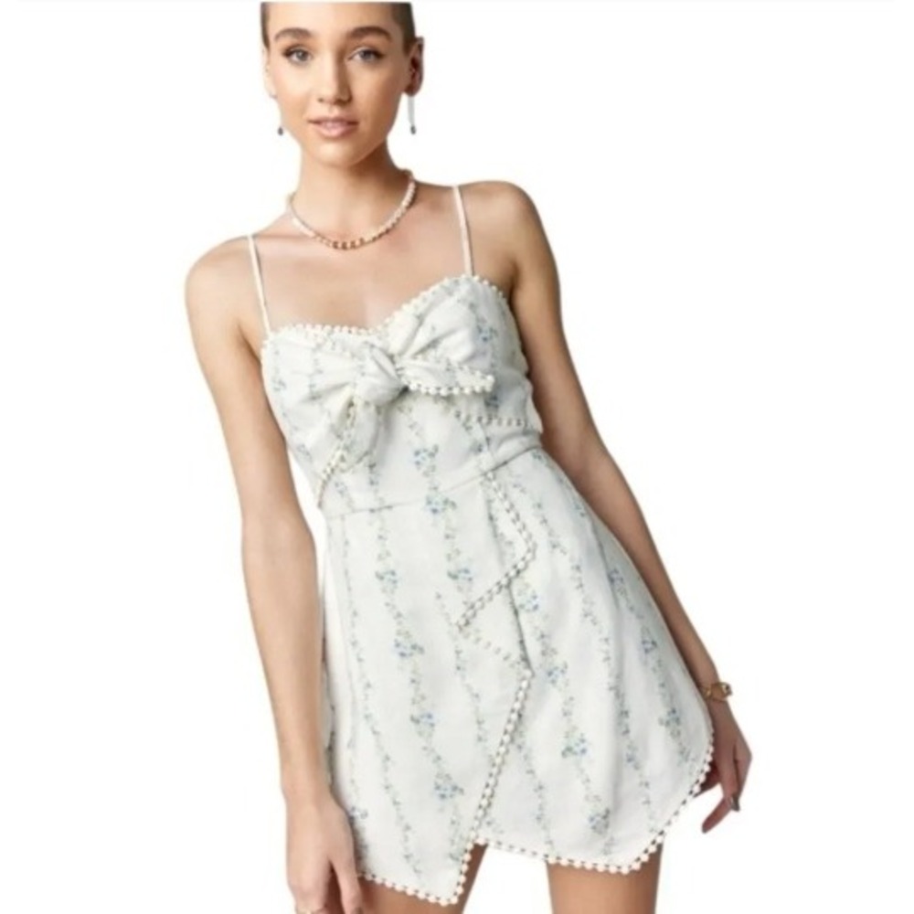Mi Ami Womens Blue Floral Vine Romper White Linen Blend Pom Pom Trim Size M